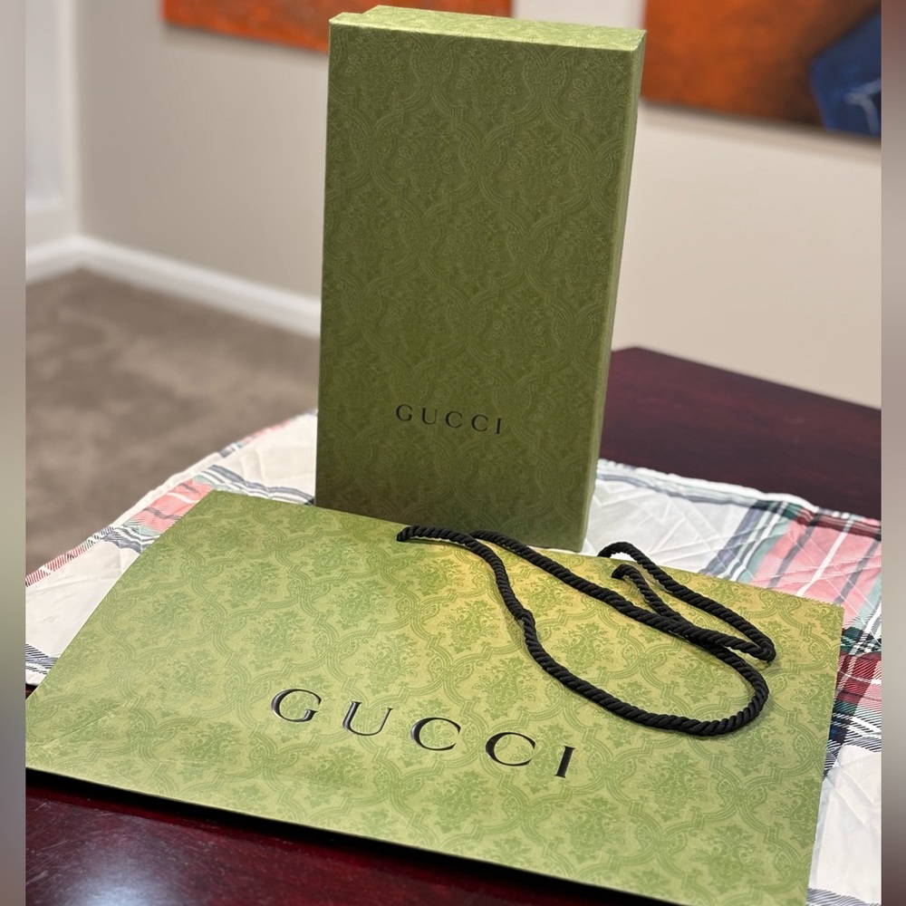 1 Gucci shoe box with 1 Gucci bag